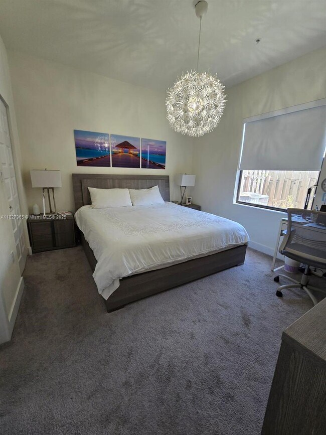 Foto del edificio - 7905 NW 104th Ave