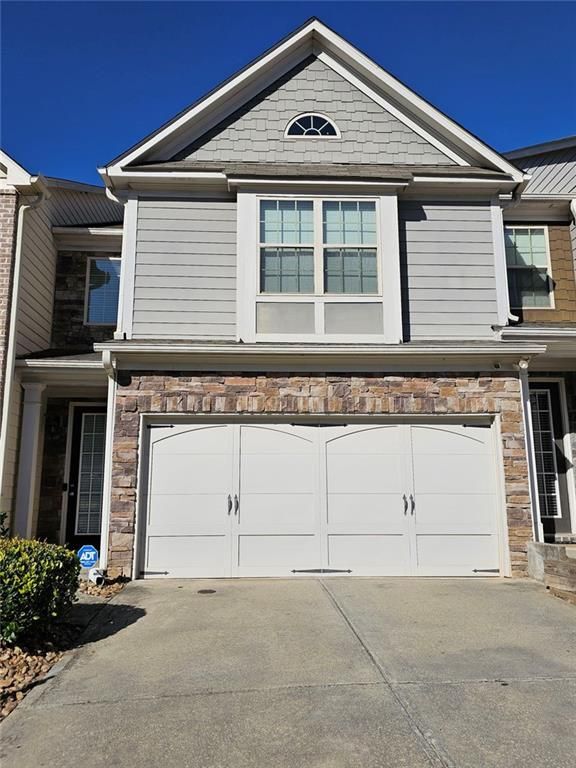 Foto del edificio - 5747 Radford Loop