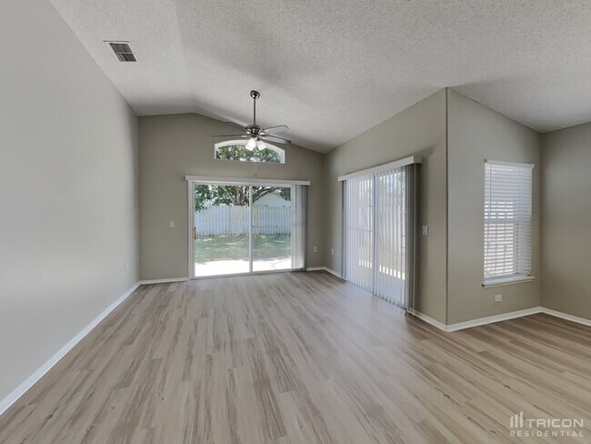 Foto del edificio - 1305 Timberbend Cir