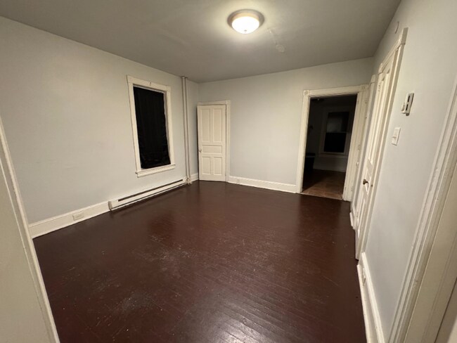 Building Photo - 71 S 6th Ave