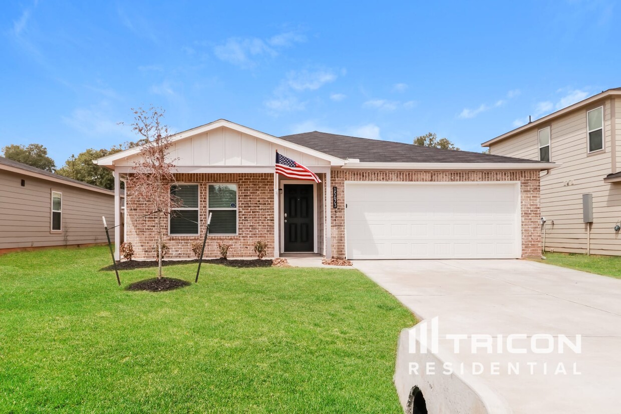 Foto principal - 15673 Briar Frst Dr