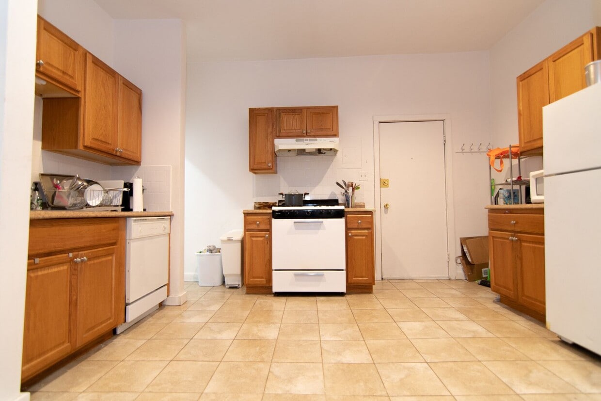 Packard's Corner Location, Heat, Hot Water Included, Laundry on a Site - No Brokers Fee, No Security Deposit, Heat,...