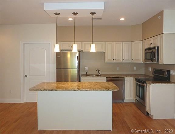 Building Photo - 390 Boston Neck Rd