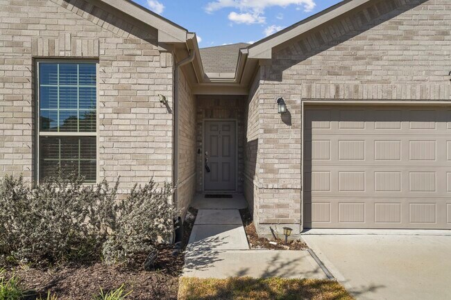 Building Photo - 329 Paso Fino Dr