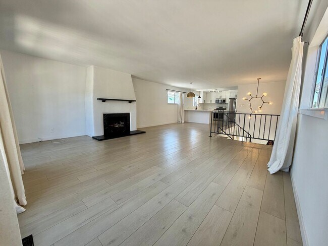 Foto del edificio - Hill Section 3BD Home with Large Backyard & Renovated Quartz Kitchen