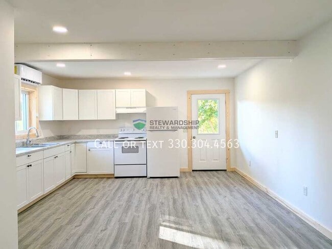 Foto del edificio - 227 E South St