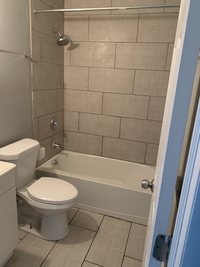 Building Photo - N Rotunda