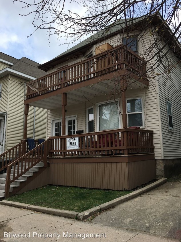 Primary Photo - 7 br, 2 bath Apartment - 119 N. Bassett St.