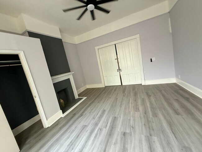 Foto del edificio - 320 W Hall St