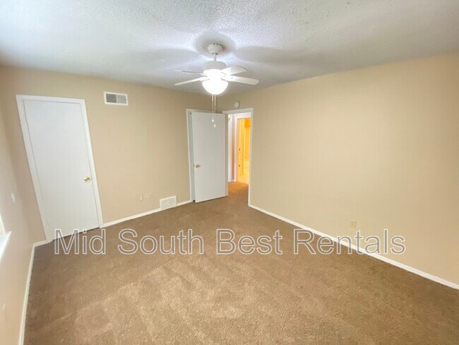 Foto del edificio - 6535 Birkenhead Rd