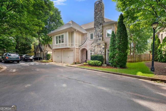 Building Photo - 2041 Mendenhall Cir