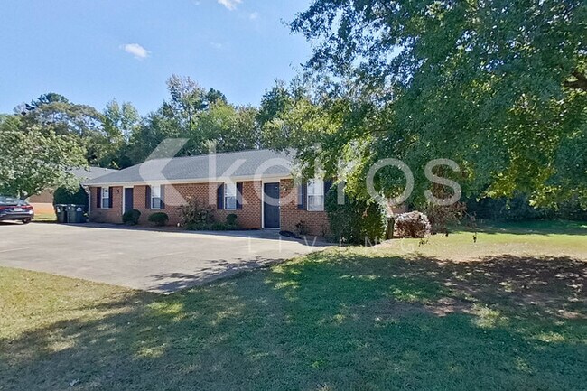 Foto del edificio - 180 Deer Pkwy