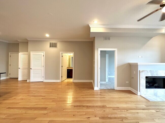 Foto del edificio - 4651 N Greenview Ave