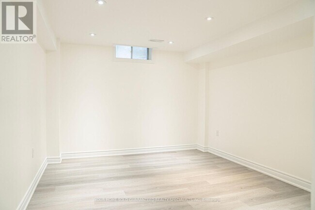 Photo du bâtiment - 29 Bloomfield Trail