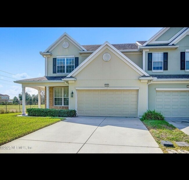 Foto del edificio - Spacious 3BR Townhome in Jacksonville