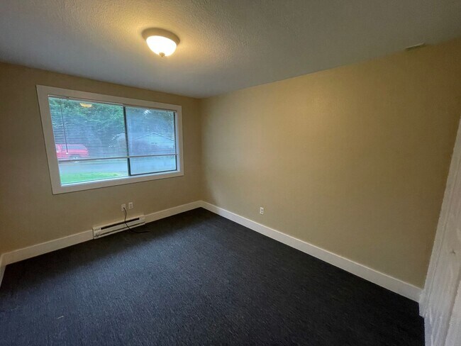 Foto del edificio - Pierce (7891 San Juan Ave)