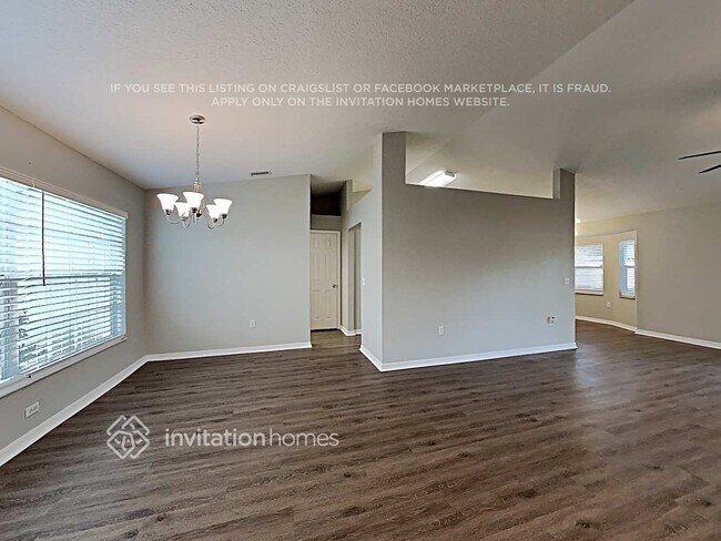 Foto del edificio - 516 Seven Oaks St