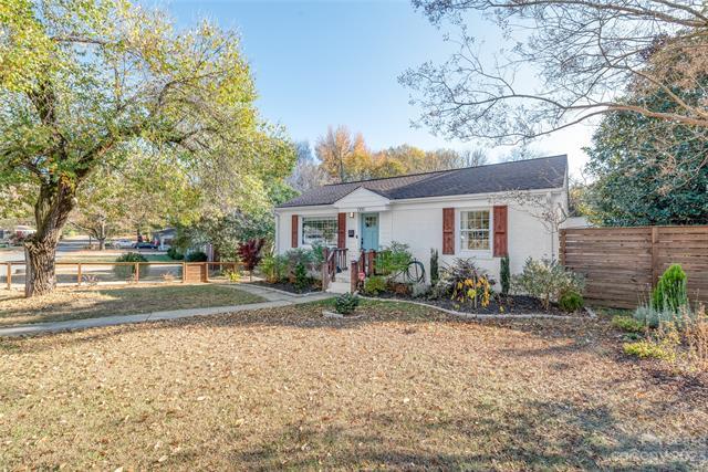 Building Photo - 1300 Meadow Ln