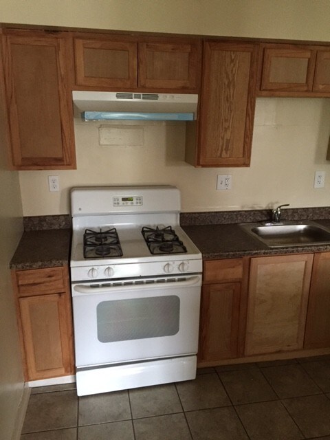 Kitchen - 7165 Ogontz Ave