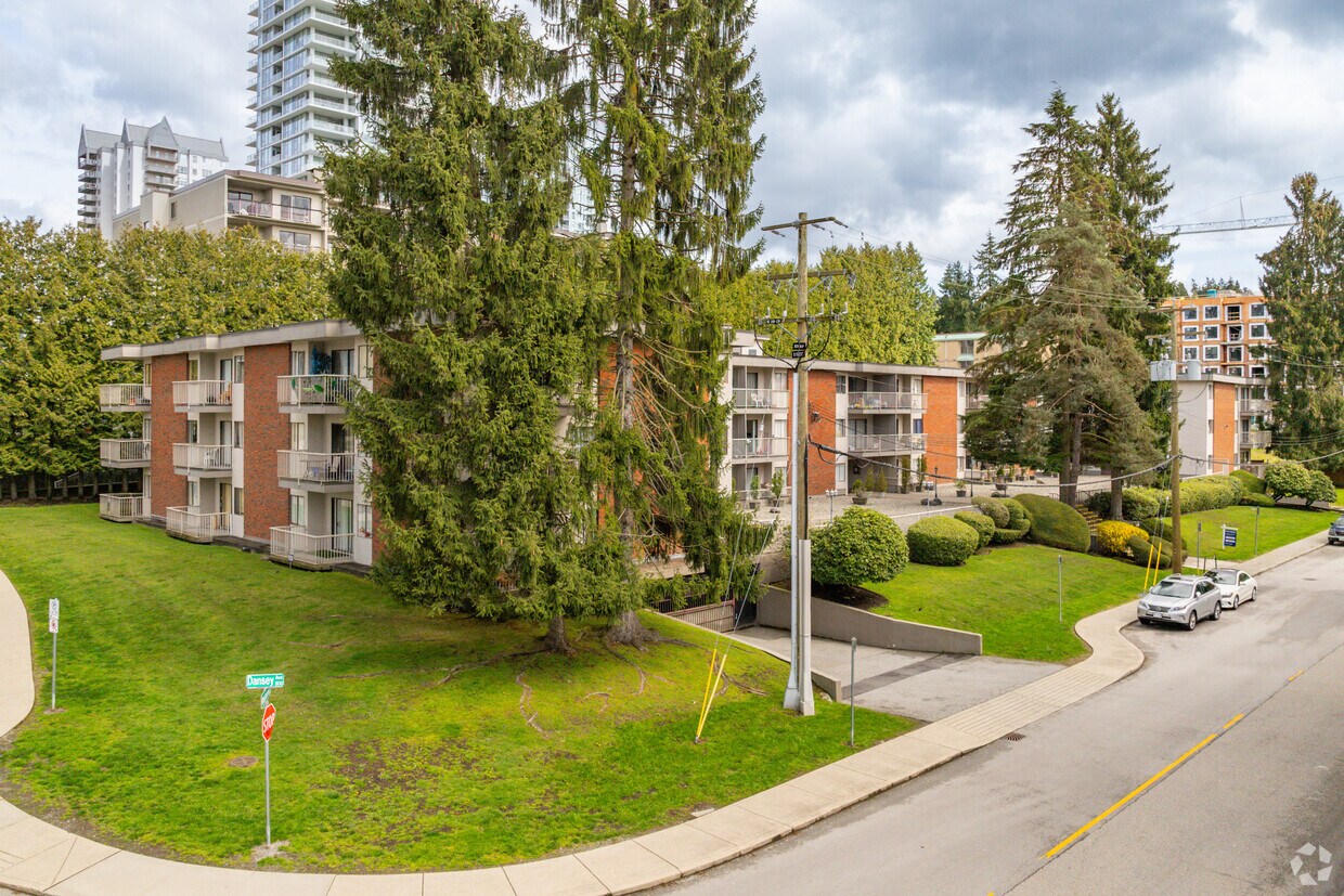 Primary Photo - Westview Manor
