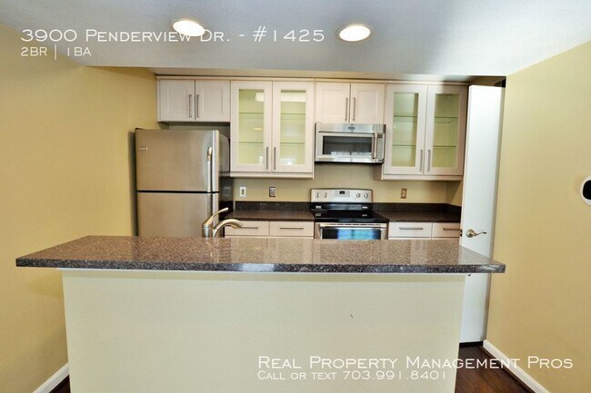 Building Photo - 3900 Penderview Dr