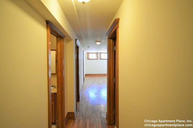 Foto del edificio - 638 W Drummond Pl