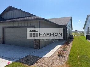 Building Photo - 2102 N Reece St