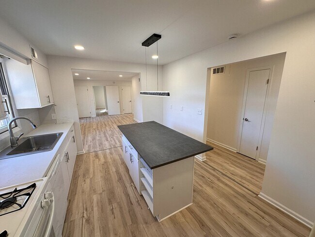 Foto del edificio - 842 Beatrice Pkwy