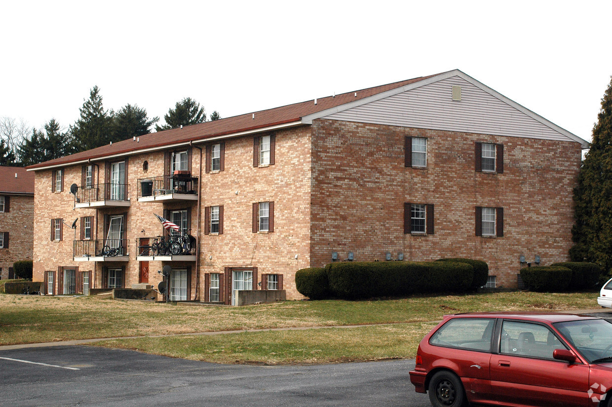 Building Photo - Creston Apartments