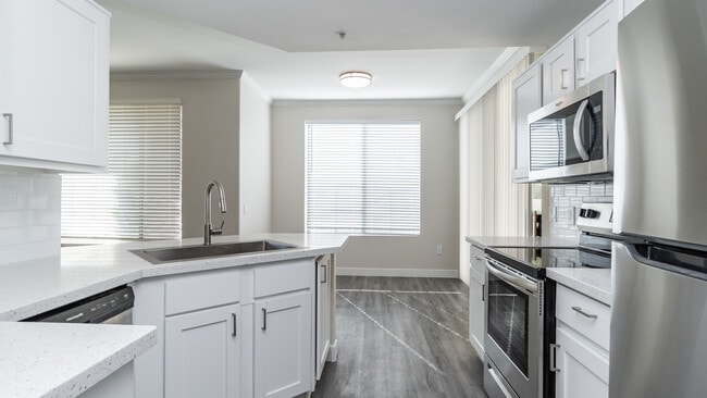 Building Photo - Symphony