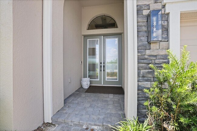 Foto del edificio - Luxury Home w/ Pool, Outdoor Kitchen, Car Lift, & Water View In Parrish!