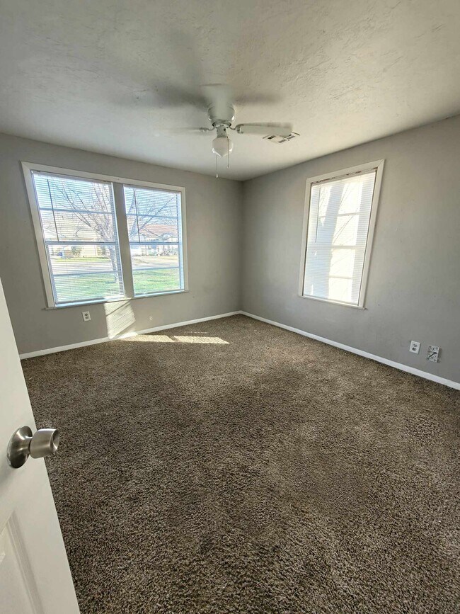 Foto del edificio - 311 N A St