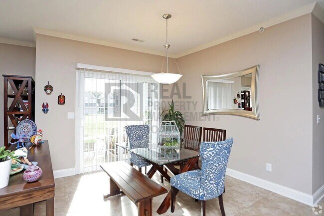 Building Photo - 14105 Airline Ave