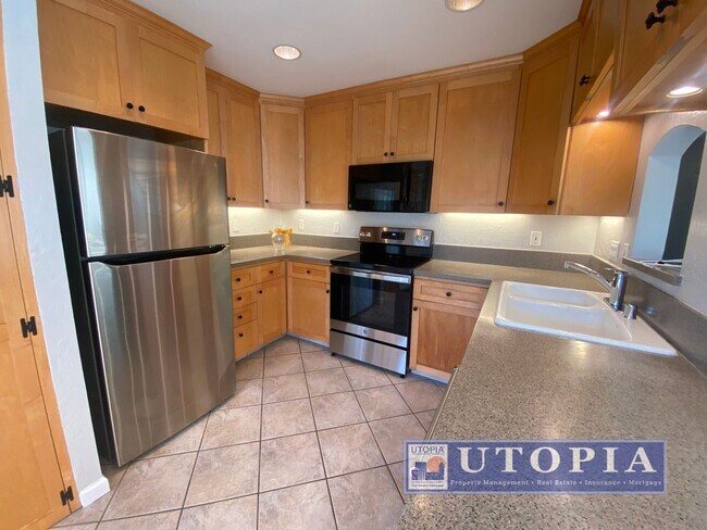 Foto del edificio - Ocean Views: 2Bd/2Ba + Office - Sunny, Top Floor Condo, Deck, Pool & Hot Tub