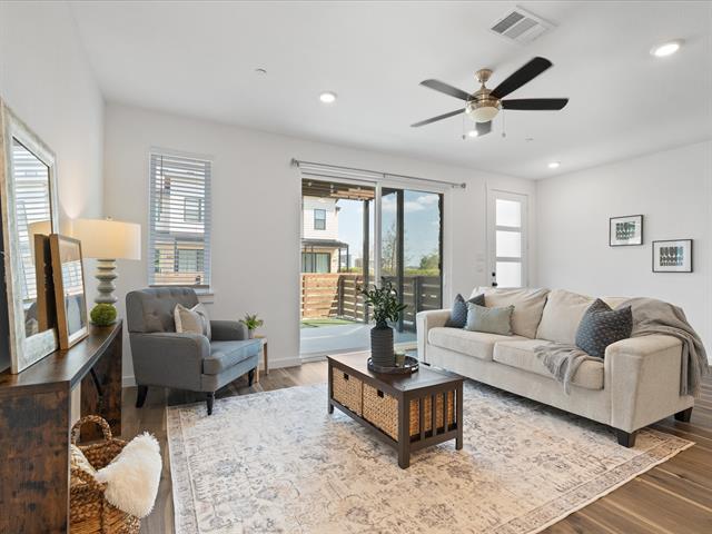 Foto del edificio - 871 Cavitt Ct