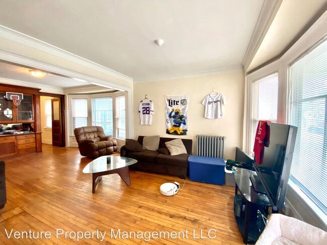 Building Photo - 1806 E Webster Pl