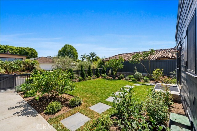 Building Photo - 531 De Anza Dr