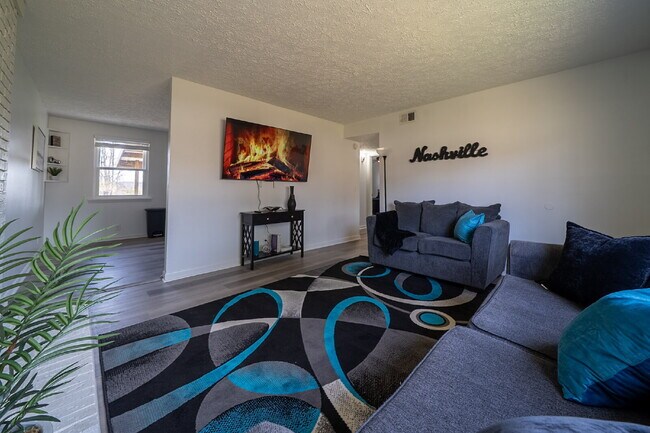 Foto del edificio - Furnished, remodeled 2BR near Nashville hospitals, all utilities and WiFi included, updated kitch...