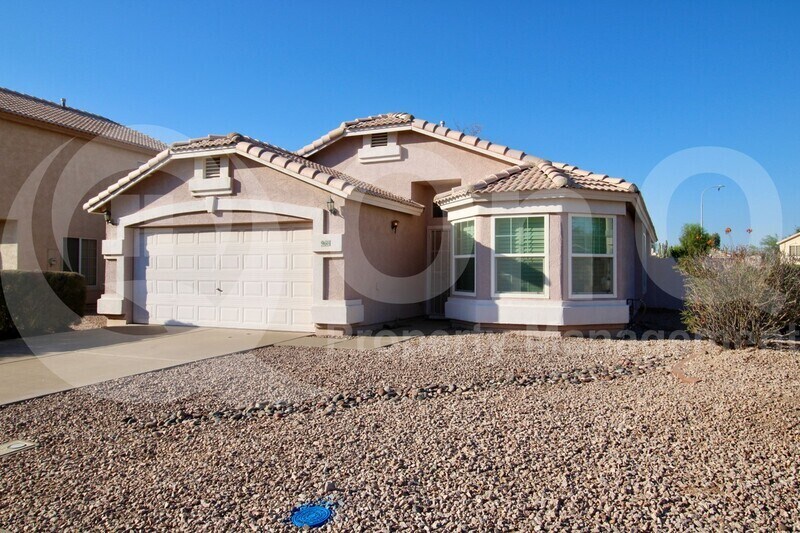 Building Photo - 968 E Elgin St