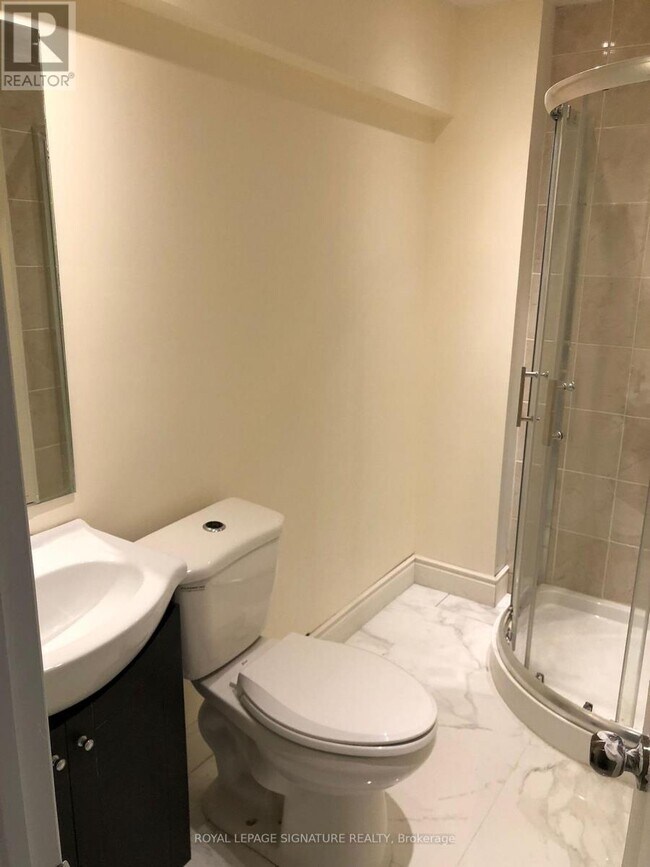 Photo du bâtiment - 143 Crystal Glen Crescent