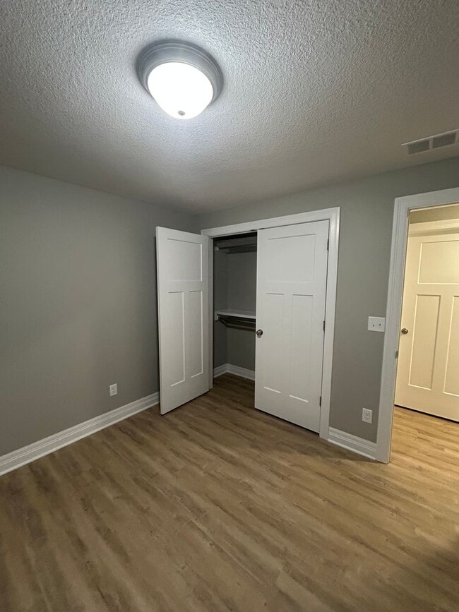 Building Photo - 1124 Sontag Ct