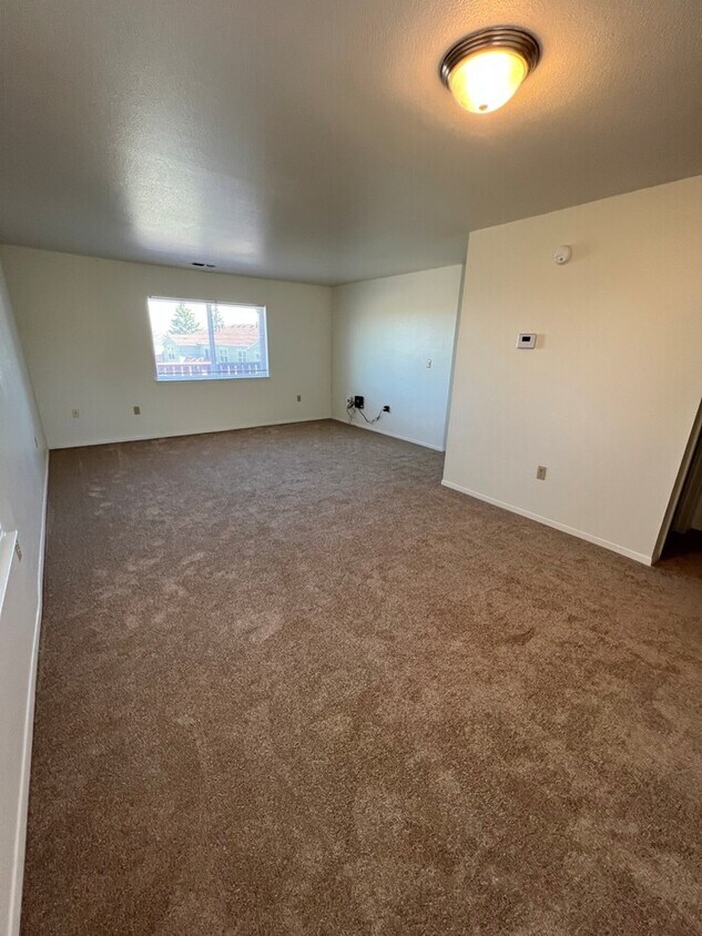 Building Photo - 1128 Dakota Dr