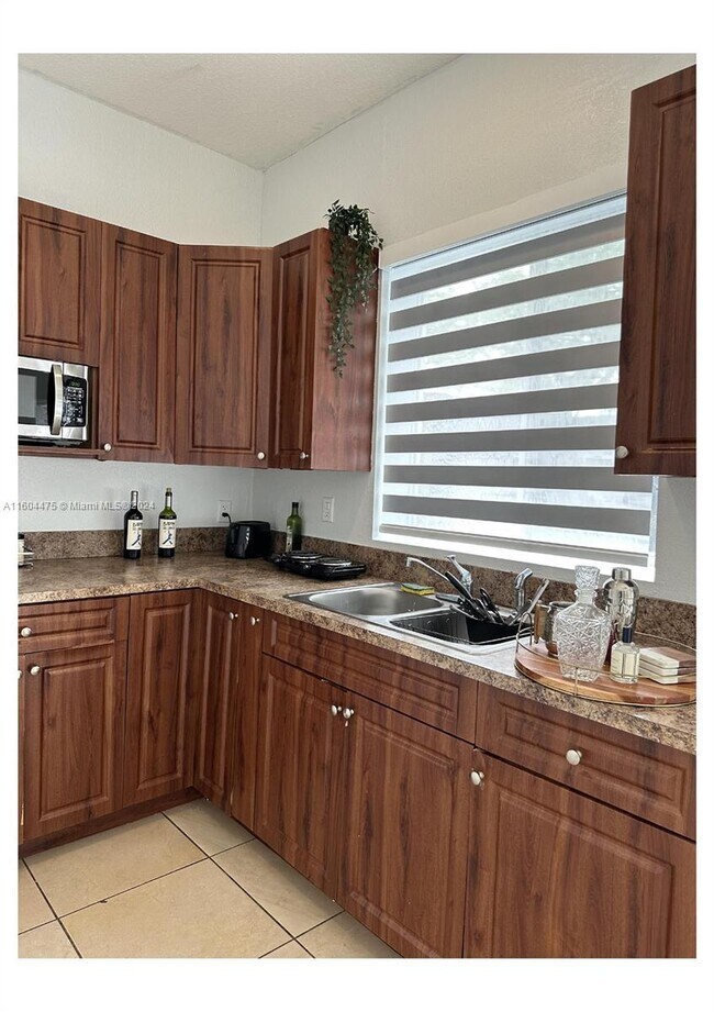 Foto del edificio - 16172 SW 151st St