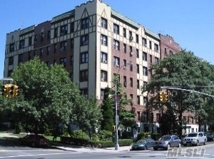 Primary Photo - 115-25 Metropolitan Ave
