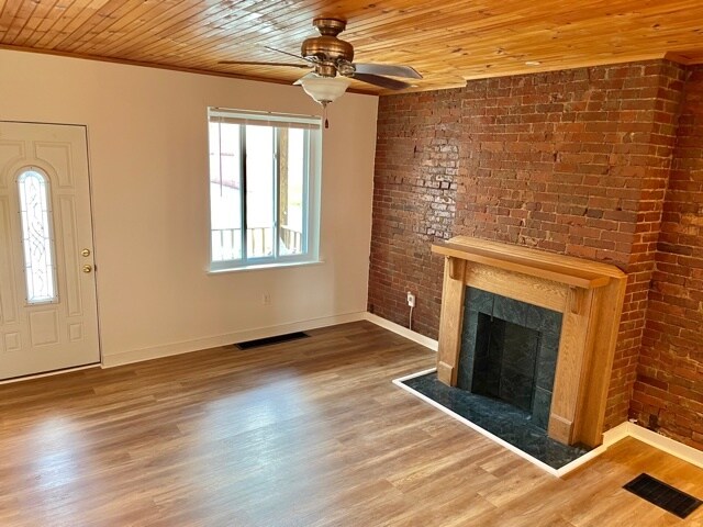 Living room - 2615 Stayton St