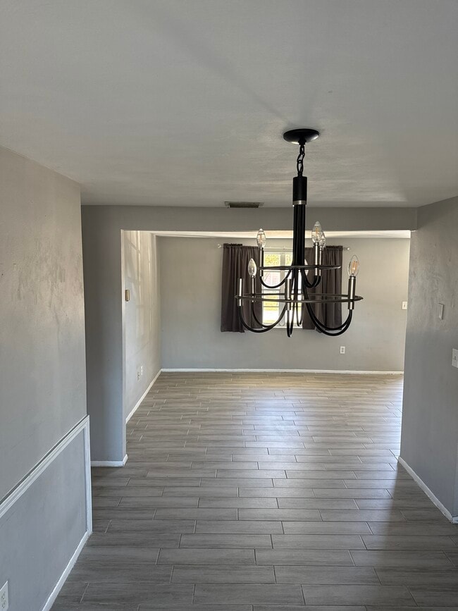 Foto del edificio - 3915 Winston Dr