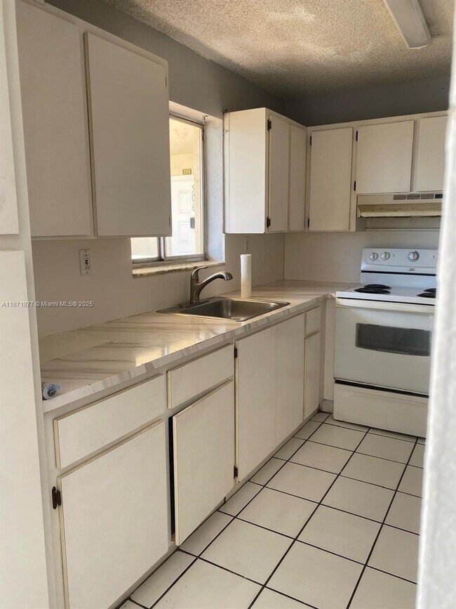 Foto del edificio - 2735 W 52nd St
