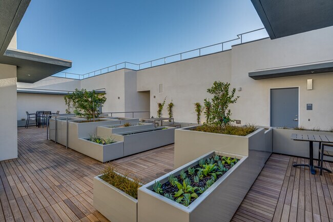 Foto del edificio - 5122 Maplewood