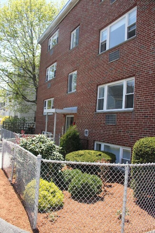 Building Photo - 14 Westford St