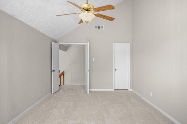 Building Photo - 705 Davis Rd